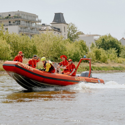 (c) Stefan Deutsch: DLRG-Wasserrettung auf der Elbe