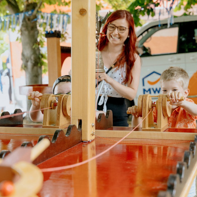 (c) Stefan Deutsch: XXL-Holzspiele aus aller Welt